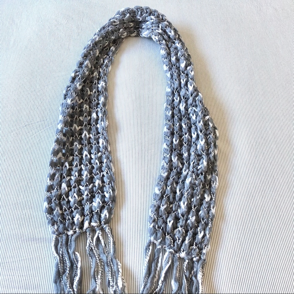 Grey & White scarf
